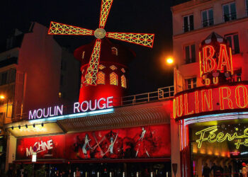 MOULIN ROUGE “JANTAR/ESPETÁCULO” – 5H / 3H